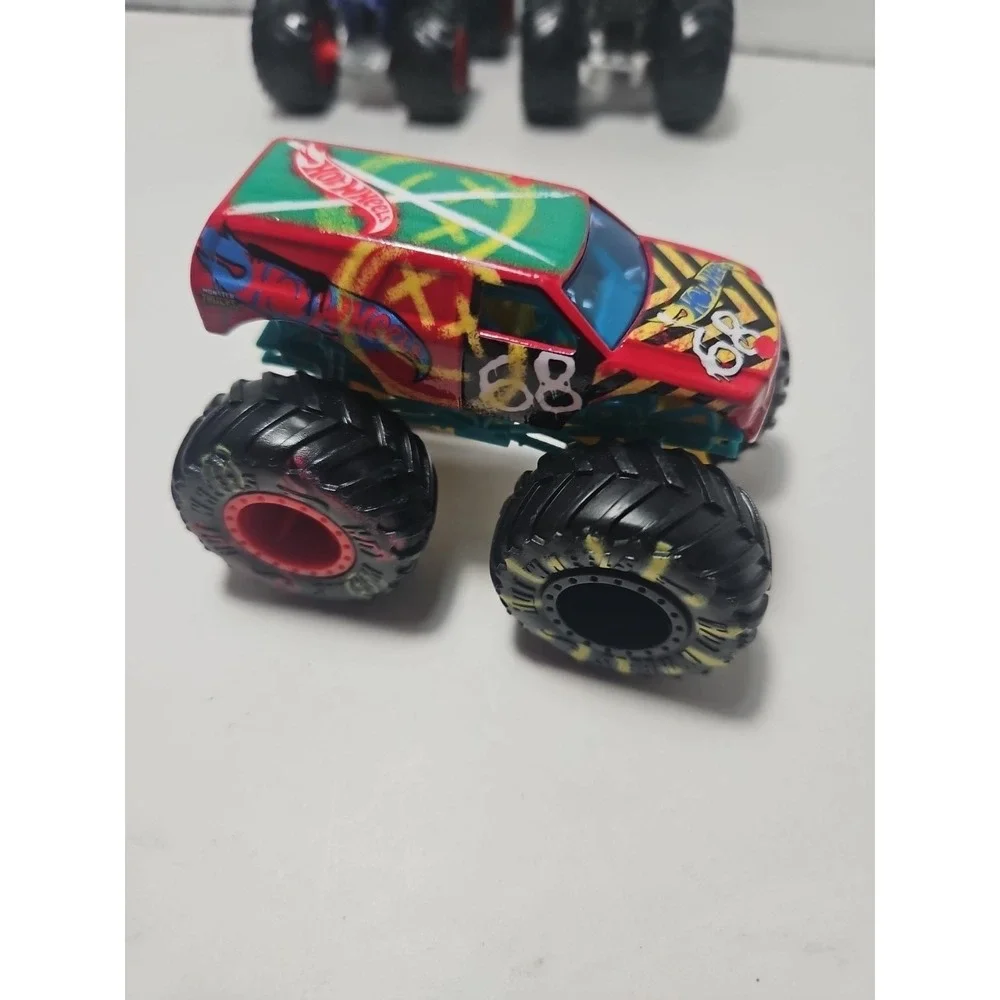 Hot Wheels Monster Jam Truck HW Demo Derby 1:64 Diecast Truck Superman Twin Mill